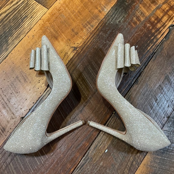 Betsey Johnson Women’s Prince d’Orsay Evening Pumps Gold Size 6 | Glitter Bow - Picture 11 of 12